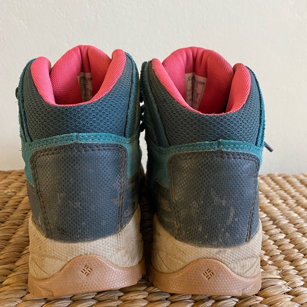 Womens Columbia Hiking boots - Picture 6 of 13